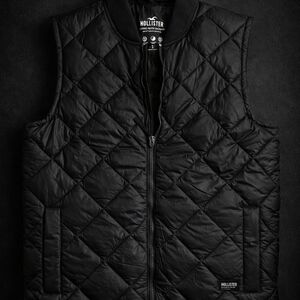 Hollister Men's Black Quilted Vest